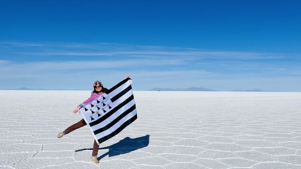 Uyuni salt flats with breton flag, representing my region during Bolivia travel